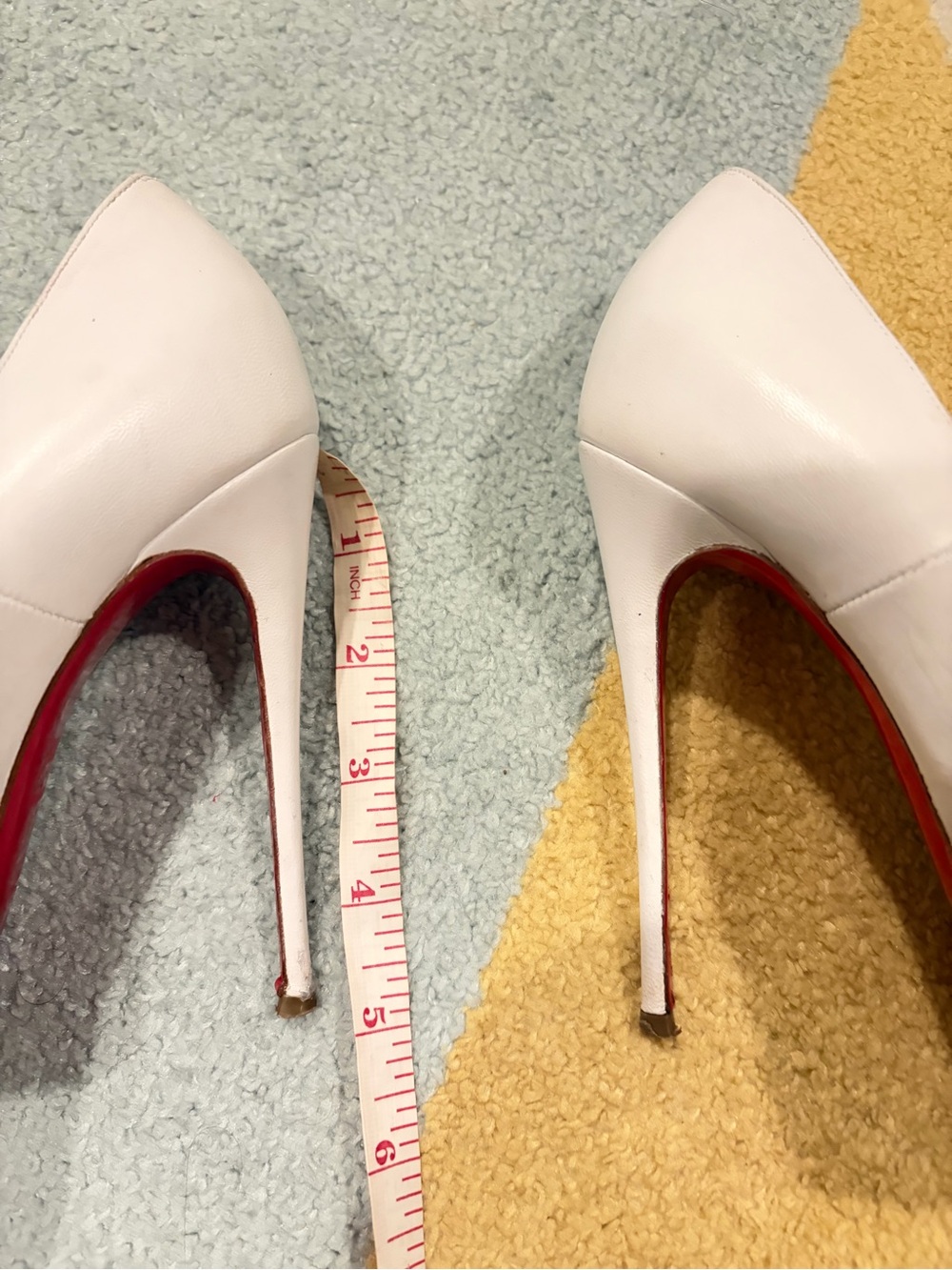 Christian louboutin white heels silver studded pointed toe pump size 8.5 38.5 - Picture 3 of 10